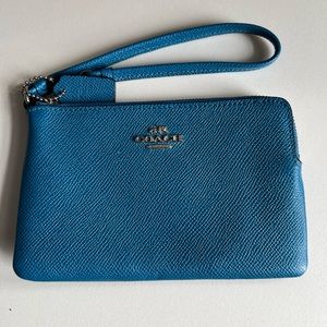 Coach | Teal Corner Zip Wristlet